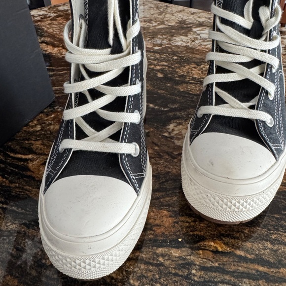 Converse Chuck Taylor High Top Heels size 7 - Picture 4 of 12